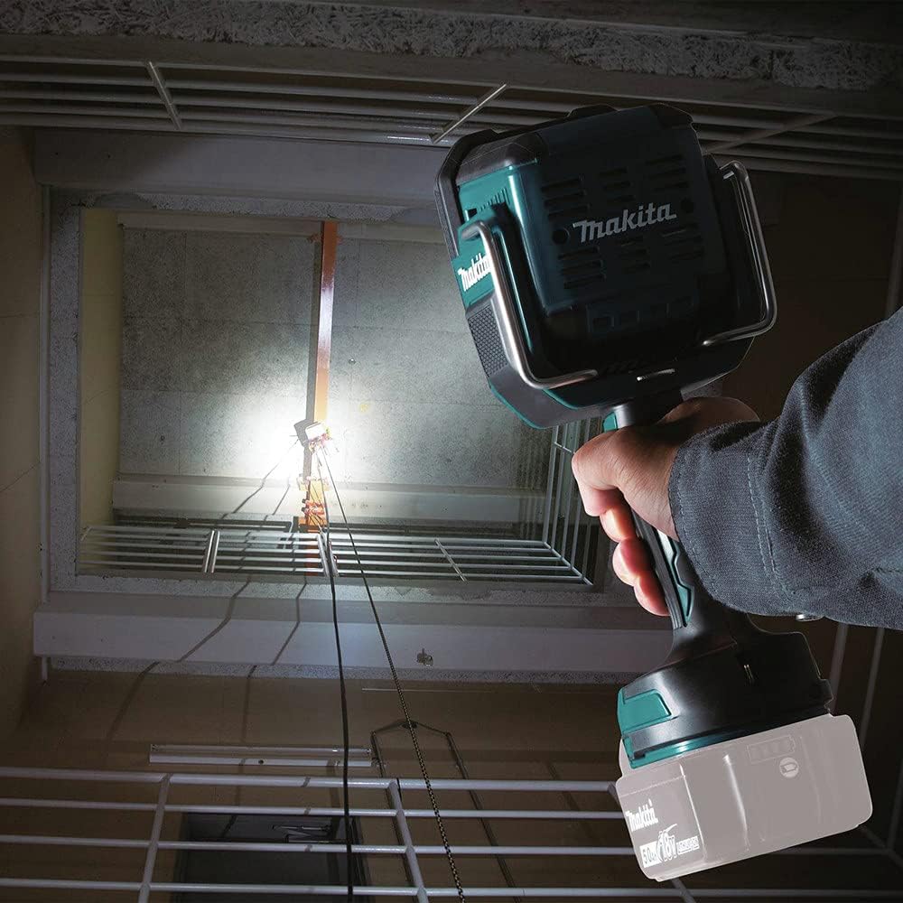 Makita DML812 18V Cordless LED Flashlight